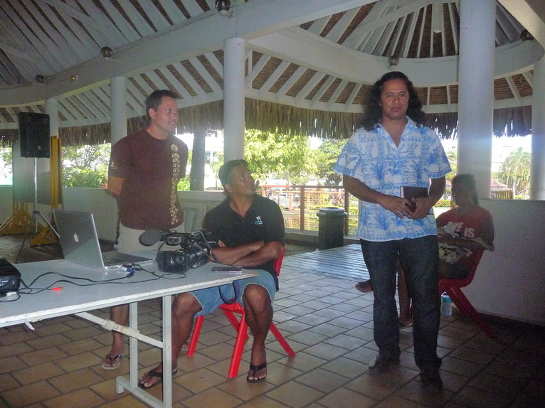 Matahei, Yohann et Maui, le pêcheur de Rapa Nui qui a rejoint l'expédition