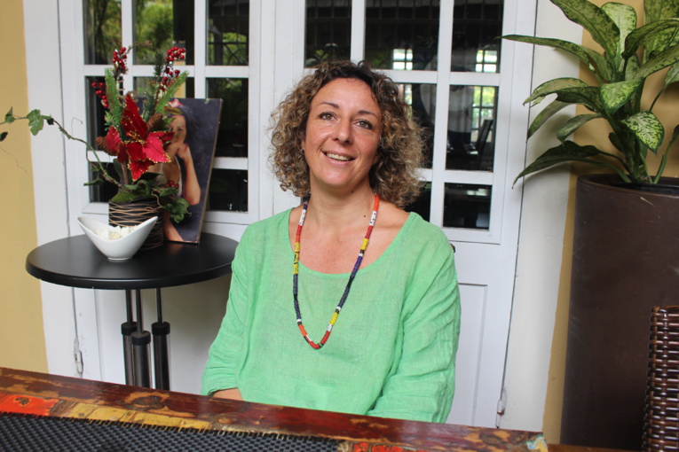 Claire Mourabi vit de, avec et pour cet art.