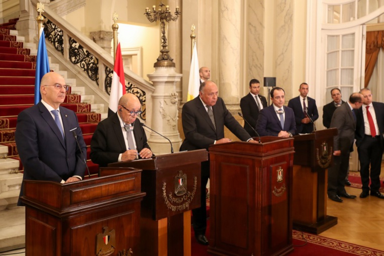 Crise en Libye: inquiètes, Alger et Tunis s'activent pour une solution politique Crise en Libye: inquiètes, Alger et Tunis s'activent pour une solution politique