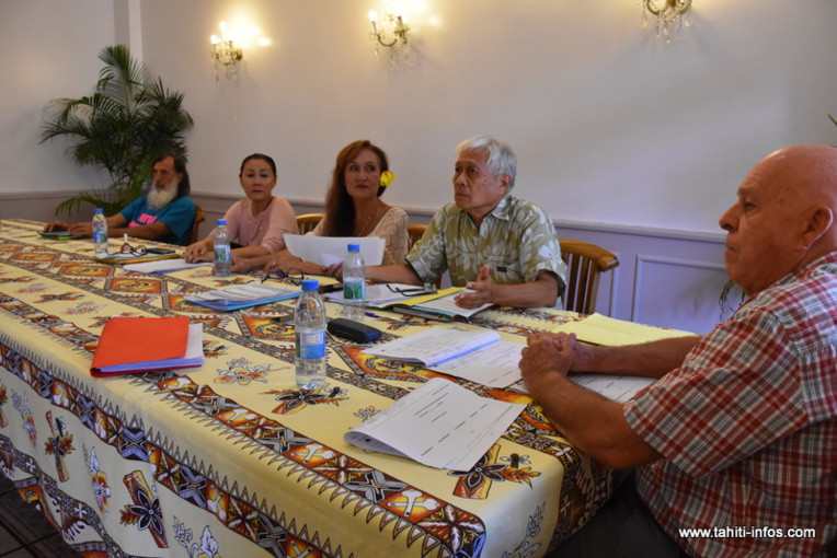 L'inscription de Flosse à Papeete retoquée en commission