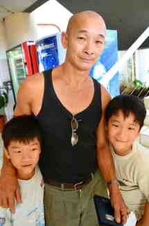 Taux de participation à 16h45 : 50.50 % estimé, réactions à la sortie des bureaux de vote