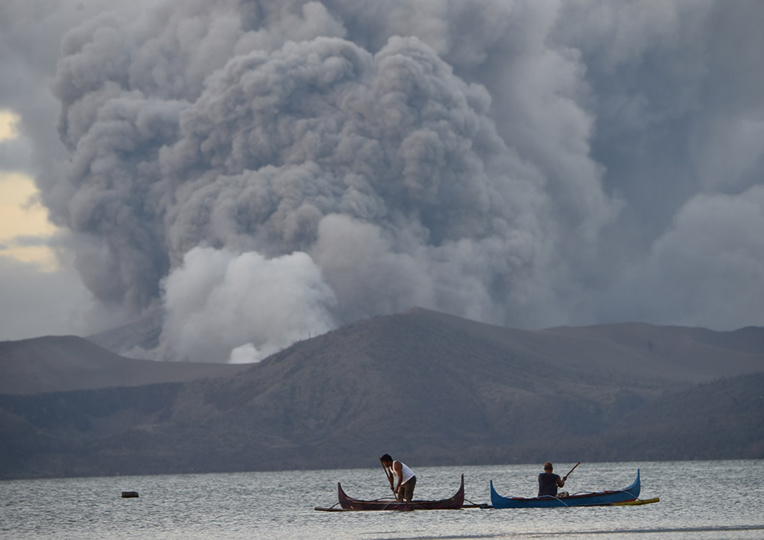 Volcan philippin: des milliers d'habitants dans l'incertitude après leur évacuation Volcan philippin: des milliers d'habitants dans l'incertitude après leur évacuation