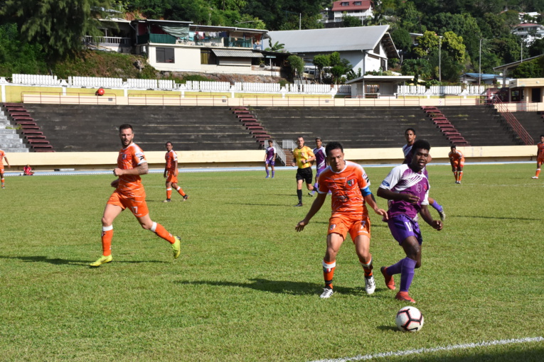L'AS Pirae a signé samedi face à l'AS Manu son sixième succès en sept matchs de Ligue 1. L'AS Pirae a signé samedi face à l'AS Manu son sixième succès en sept matchs de Ligue 1.