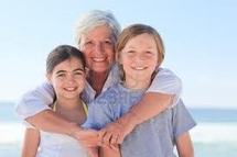Pour "bien vieillir", les seniors privilégient les liens familiaux