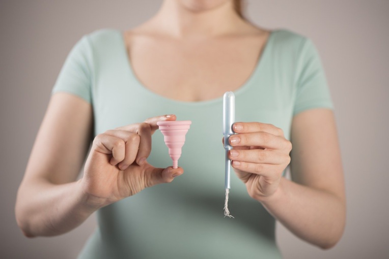 Tampons et "cups": l'Anses demande une information "plus claire" sur le choc toxique Tampons et "cups": l'Anses demande une information "plus claire" sur le choc toxique