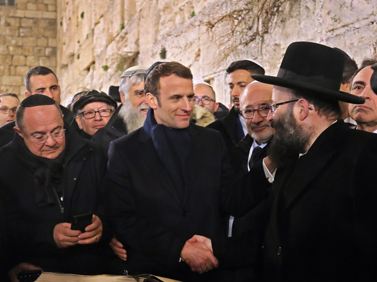 La négation d'Israël tient de l'antisémitisme, dit Macron à Jérusalem La négation d'Israël tient de l'antisémitisme, dit Macron à Jérusalem