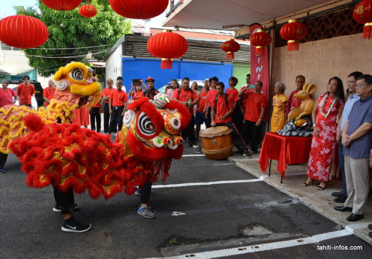 Après le temple, les lions se sont rendus au Si Ni Tong Après le temple, les lions se sont rendus au Si Ni Tong