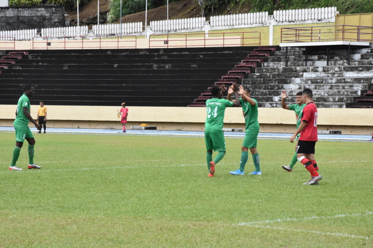 Tiare Tahiti domine Central et s'accroche à Vénus Tiare Tahiti domine Central et s'accroche à Vénus