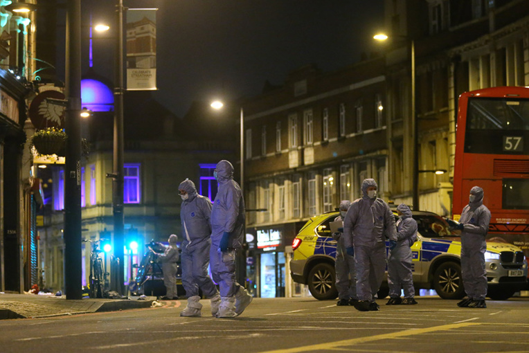 Attaque au couteau à Londres: le gouvernement promet de sévir encore plus Attaque au couteau à Londres: le gouvernement promet de sévir encore plus