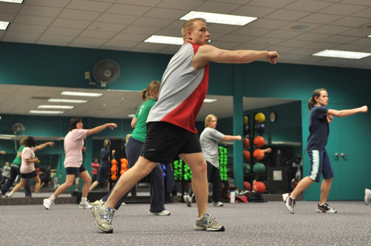 De l'aérobic démodé au fitness tendance, les salles de sport ont pris du muscle
