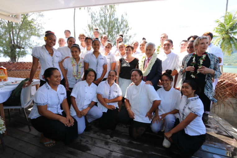 Annick Girardin à la rencontre de la jeunesse de Bora Bora Annick Girardin à la rencontre de la jeunesse de Bora Bora