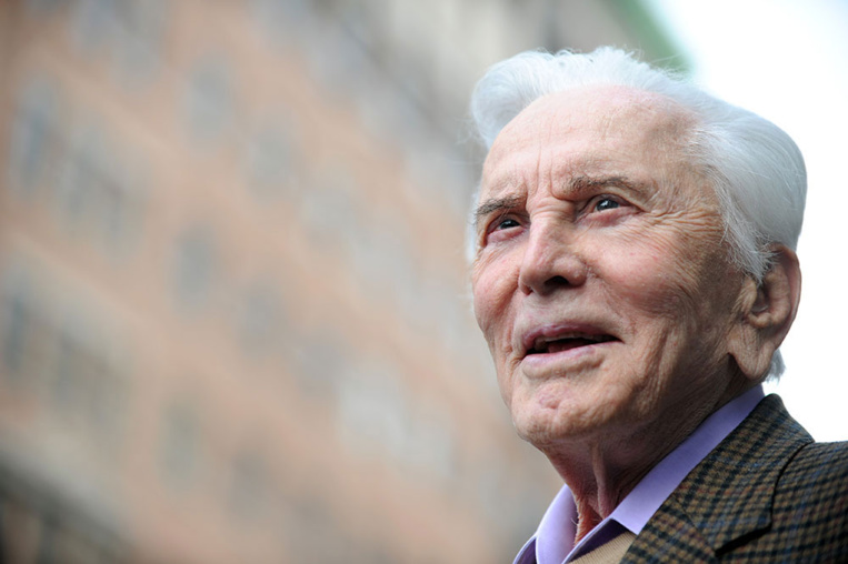 Kirk Douglas, dernier grand monstre sacré d'Hollywood, est mort à l'âge de 103 ans Kirk Douglas, dernier grand monstre sacré d'Hollywood, est mort à l'âge de 103 ans