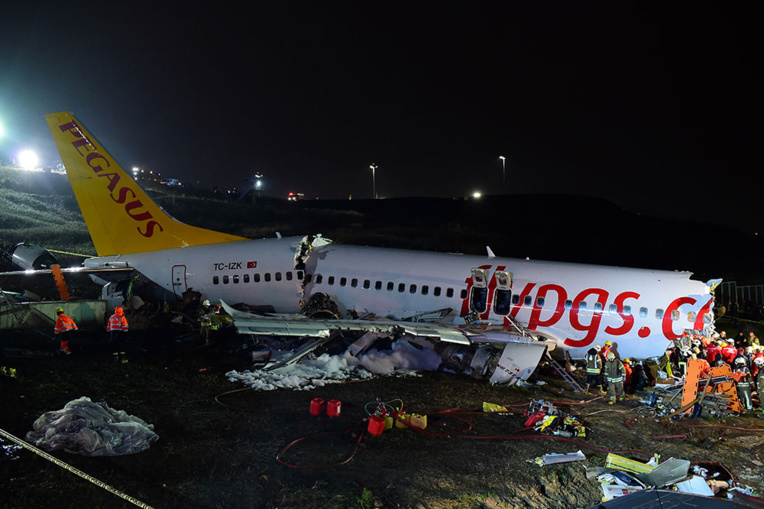 Turquie: trois morts dans l'accident d'avion à Istanbul Turquie: trois morts dans l'accident d'avion à Istanbul