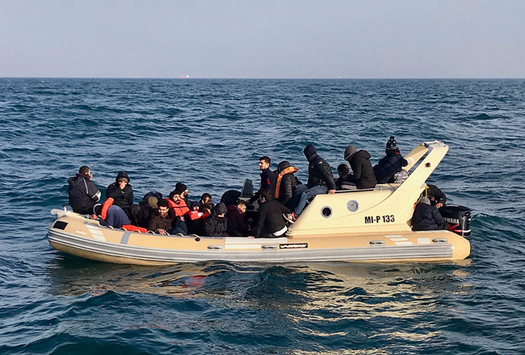 Manche: 43 migrants secourus en mer au cours de la nuit Manche: 43 migrants secourus en mer au cours de la nuit