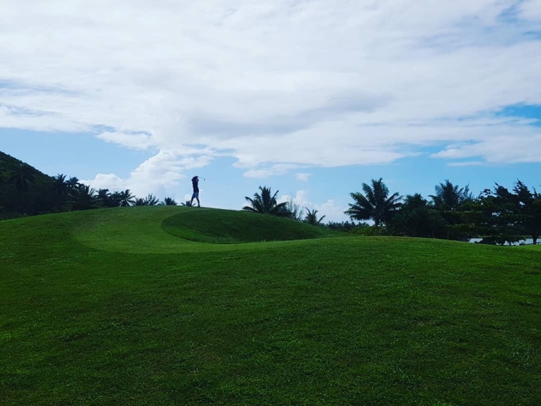 Ari De Maeyer et Kulani Lemoine brillent sur les green de Moorea Ari De Maeyer et Kulani Lemoine brillent sur les green de Moorea