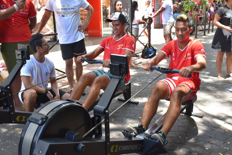 Des nombreux jeunes se sont prêtés au jeu pour aider le centre Pu o te hau Des nombreux jeunes se sont prêtés au jeu pour aider le centre Pu o te hau