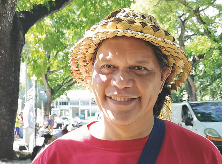 Les grévistes campent à la présidence