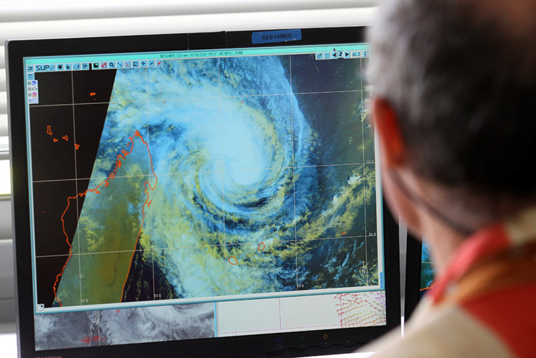 A Météo-France, les prévisionnistes à l'heure du changement climatique A Météo-France, les prévisionnistes à l'heure du changement climatique