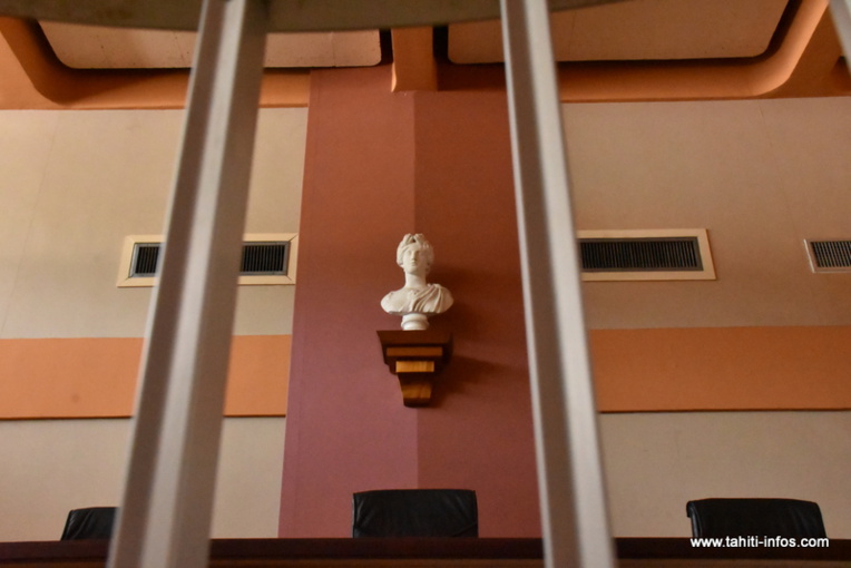 Magouilles familiales aux aides sociales à la barre