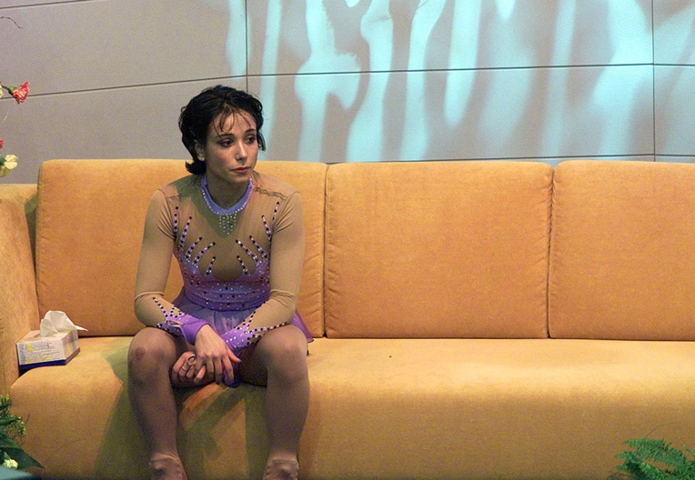 Violences sexuelles dans le patinage: Sarah Abitbol entendue par les enquêteurs Violences sexuelles dans le patinage: Sarah Abitbol entendue par les enquêteurs