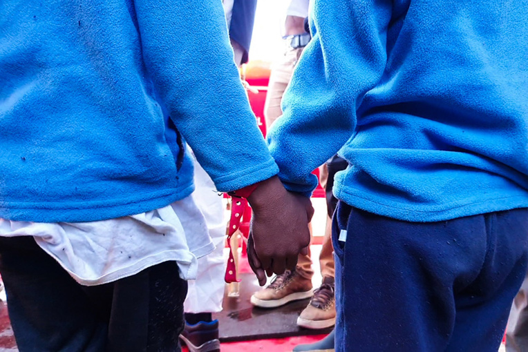 SOS Méditerranée secourt 98 migrants au large de la Libye SOS Méditerranée secourt 98 migrants au large de la Libye