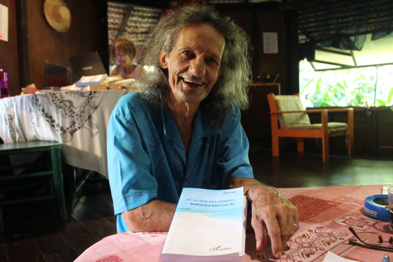 Julien Gué signe "De la mer aux hommes" chez l’Harmattan Julien Gué signe "De la mer aux hommes" chez l’Harmattan
