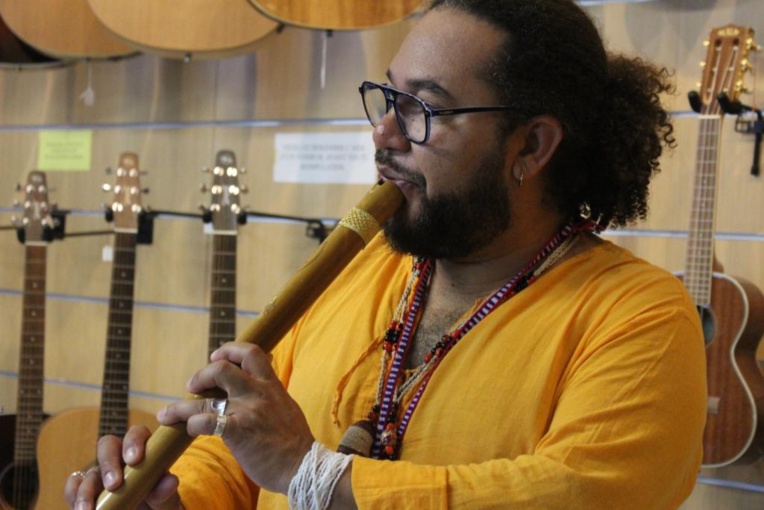 Comme à Ibiza avec Tupac Peralta Comme à Ibiza avec Tupac Peralta