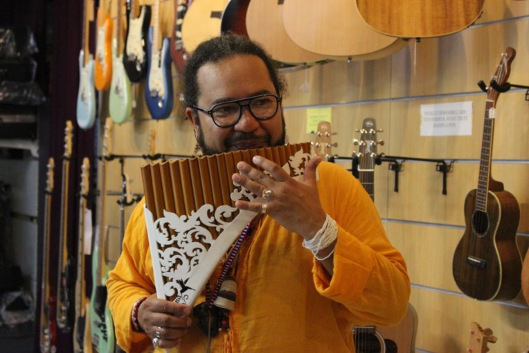 Comme à Ibiza avec Tupac Peralta Comme à Ibiza avec Tupac Peralta