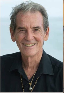 Tiki Village : 30 années de folklore romancées