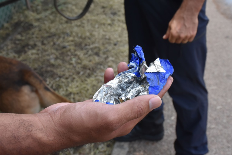 "Continuer à mettre la pression sur les dealers" "Continuer à mettre la pression sur les dealers"