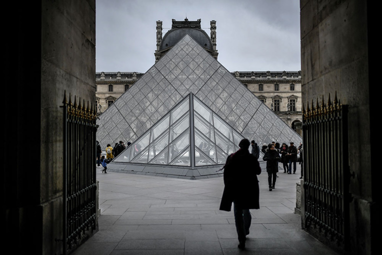 Coronavirus: l'économie est touchée, les voyages scolaires suspendus Coronavirus: l'économie est touchée, les voyages scolaires suspendus
