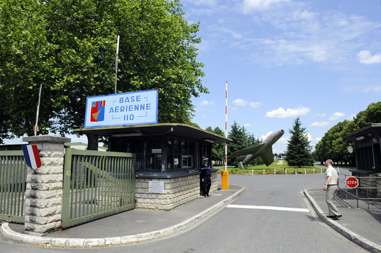 Coronavirus: l'armée française au défi de continuer ses missions Coronavirus: l'armée française au défi de continuer ses missions