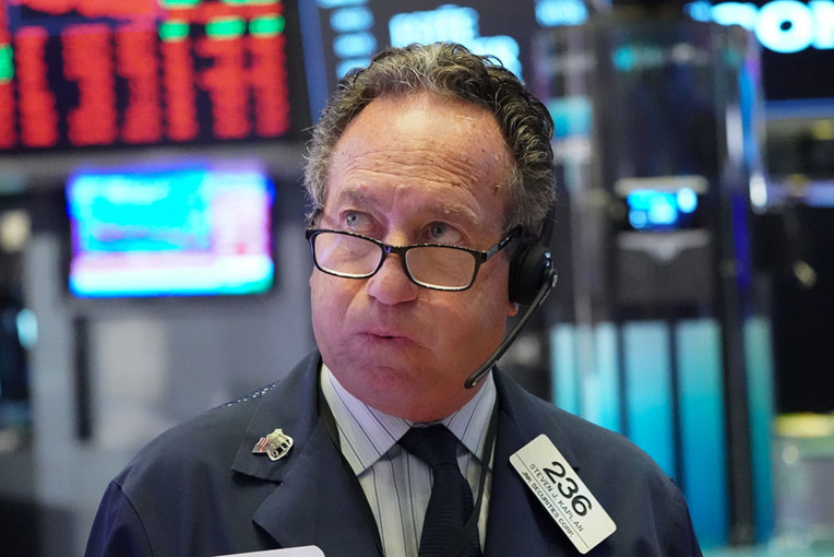 Trump et la pandémie font s'écraser les marchés Trump et la pandémie font s'écraser les marchés