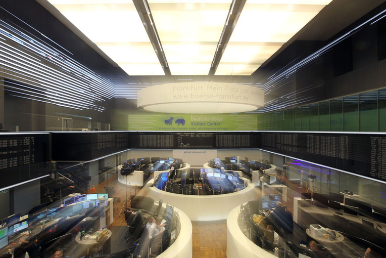Virus: les Bourses se noient, la BCE ne parvient pas à rassurer Virus: les Bourses se noient, la BCE ne parvient pas à rassurer