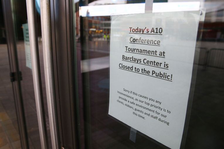 Coronavirus: le monde du sport à l'arrêt ou à huis clos Coronavirus: le monde du sport à l'arrêt ou à huis clos