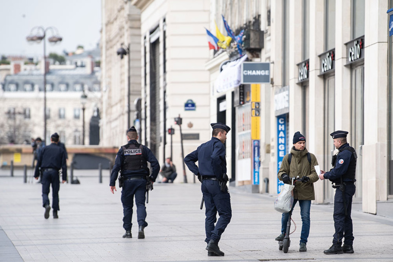La France en confinement inédit face à l'épidémie de coronavirus La France en confinement inédit face à l'épidémie de coronavirus