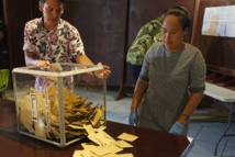 Une fusion et des quadrangulaires Une fusion et des quadrangulaires