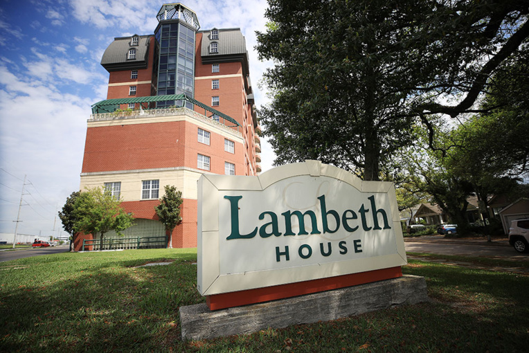 USA: après 35 morts dans une maison de retraite, des familles demandent des comptes USA: après 35 morts dans une maison de retraite, des familles demandent des comptes