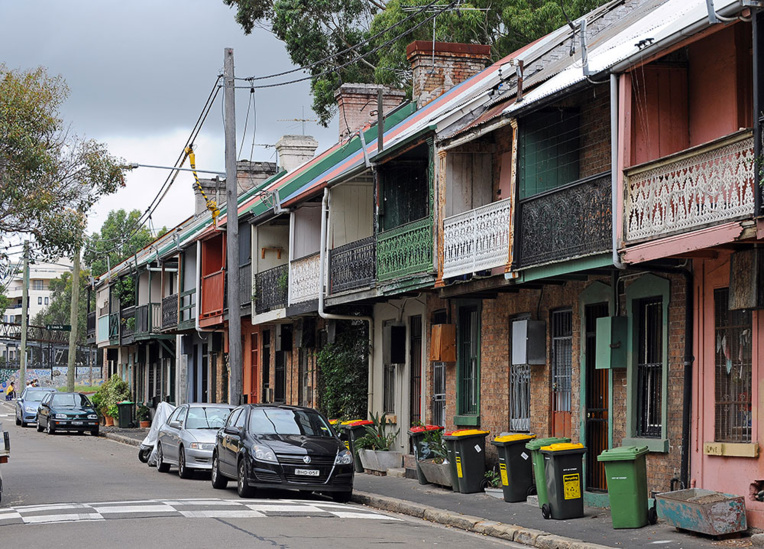 Coronavirus: l'Australie isole les Aborigènes et traque des croisiéristes