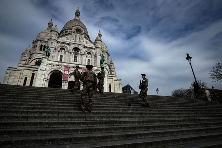 France : premier week-end à la maison, l'armée à la rescousse
