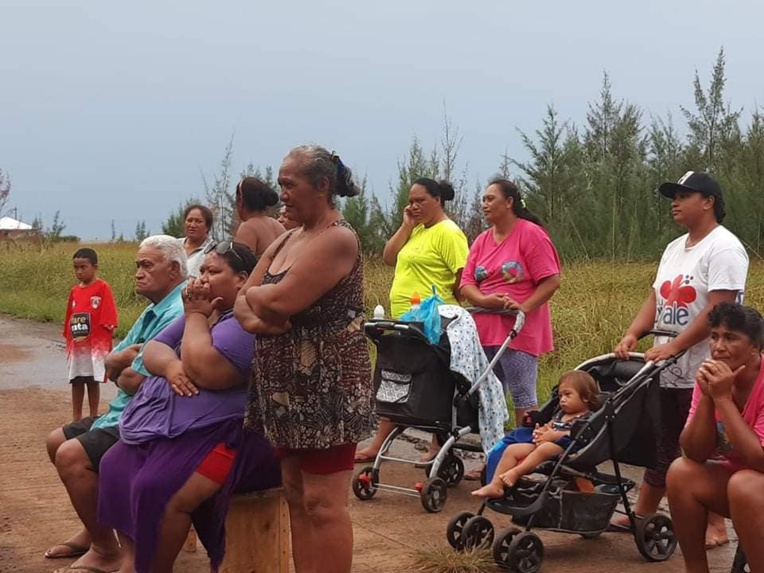 © FB Les parents à l'arrivée de leurs enfants mais ils sont loin d'eux © FB Les parents à l'arrivée de leurs enfants mais ils sont loin d'eux