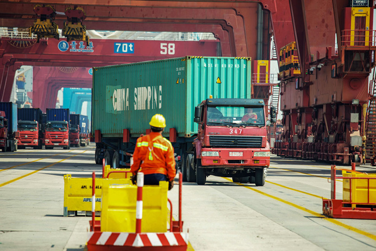 Plus de 60 migrants clandestins morts étouffés dans un conteneur au Mozambique Plus de 60 migrants clandestins morts étouffés dans un conteneur au Mozambique
