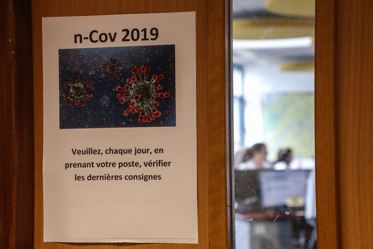 "On n'aura jamais de réponse": Julie A., 16 ans, morte du coronavirus en France "On n'aura jamais de réponse": Julie A., 16 ans, morte du coronavirus en France
