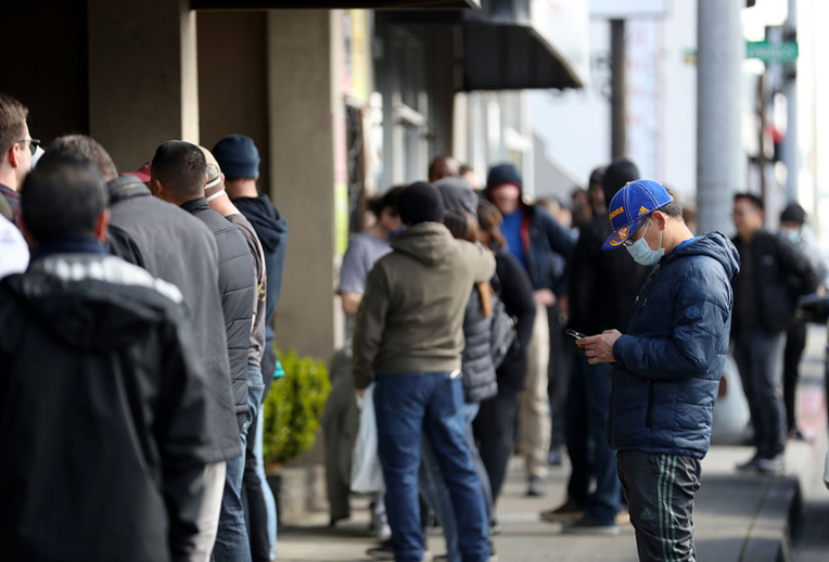 Pourquoi les Etats-Unis sont-ils le pays avec le plus de cas recensés de coronavirus? Pourquoi les Etats-Unis sont-ils le pays avec le plus de cas recensés de coronavirus?