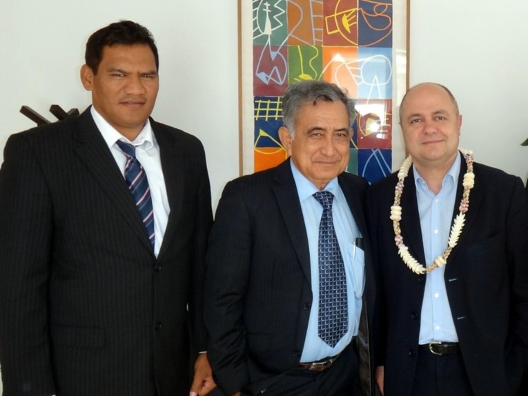 Le président du groupe PS à l’Assemblée nationale, Bruno LEROUX : « Je serai le relai d’Oscar et de la Polynésie à l’Assemblée nationale »