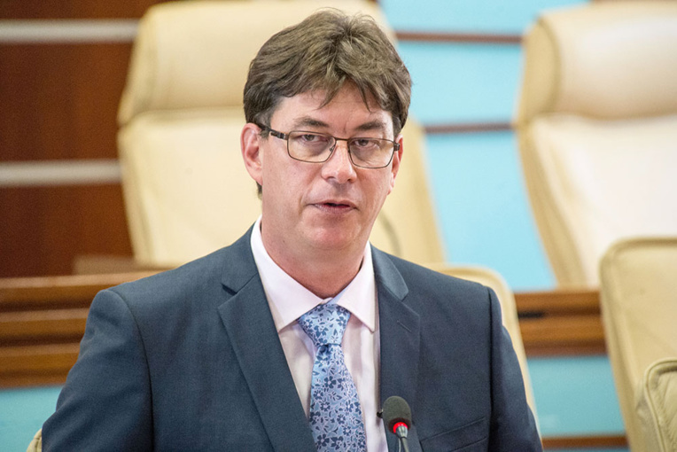 Le président du gouvernement de Nouvelle-Calédonie en quatorzaine Le président du gouvernement de Nouvelle-Calédonie en quatorzaine