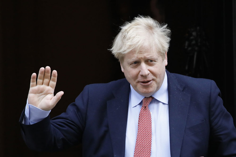 GB: Boris Johnson, positif au Covid-19, hospitalisé pour des examens