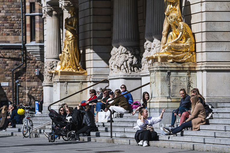 Coronavirus: face à un bilan humain alarmant, le modèle suédois vacille Coronavirus: face à un bilan humain alarmant, le modèle suédois vacille