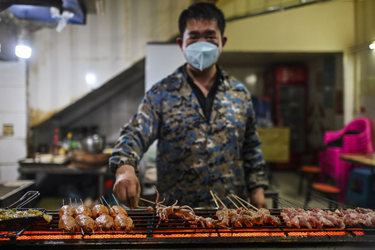 Chine: les sulfureux marchés de Wuhan rouvrent à l'ombre du virus Chine: les sulfureux marchés de Wuhan rouvrent à l'ombre du virus