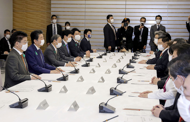 Japon: le Premier ministre étend l'état d'urgence à tout le pays à cause de la pandémie
